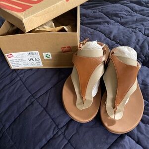 FitFlop sandals leather with strap US Women's 8.5M